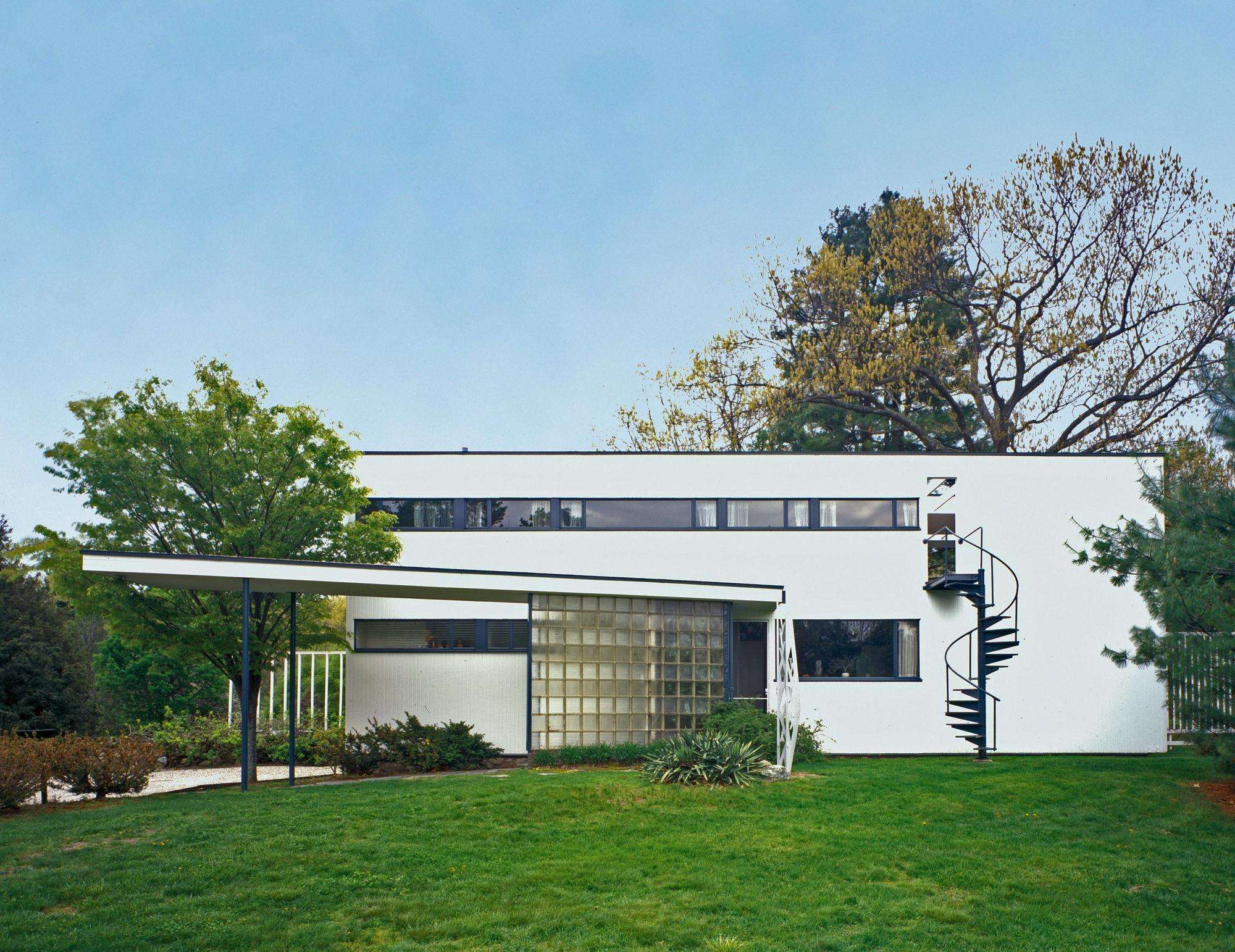 Lincoln Modern – Walter Gropius and J. Quincy Adams